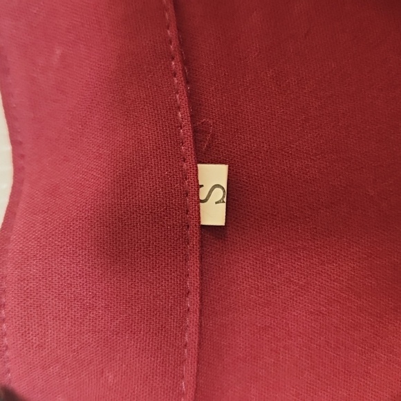 Women's Burgandy Red V-Neck Short Sleeve Top    Size S - Picture 7 of 9